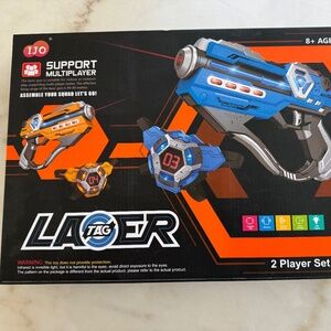 Brand New 2 Player Laser Tag Set Ages 8 and up